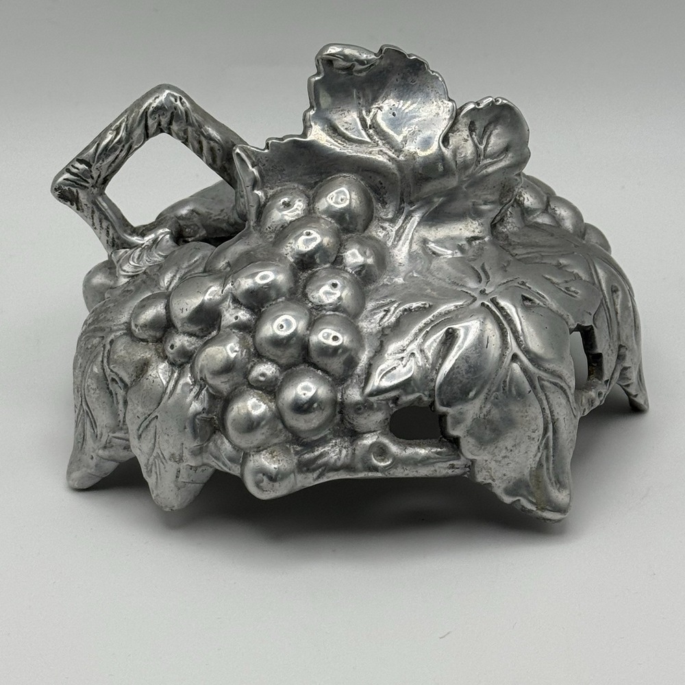 Arthur Court Grape Canister Lid
Replacement 2002‎ Aluminum Vineyard